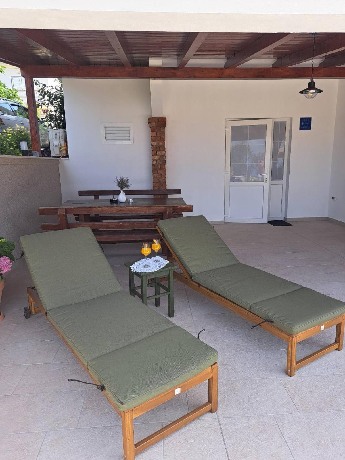 Apartments Tinjarosa Mundanije Bilik gambar